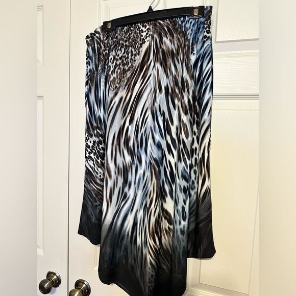 Chico’s Asymmetrical Skirt (Chicos size 2) Animal print Blue/Brown (12-14) - Picture 2 of 5